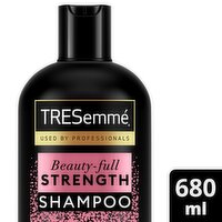 Tresemmé Beauty Full Strength Shampoo (680 ml)