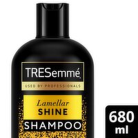 Tresemme Lamellar Shine Shampoo (680 ml)